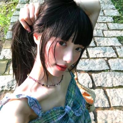 穿着旗袍的女孩